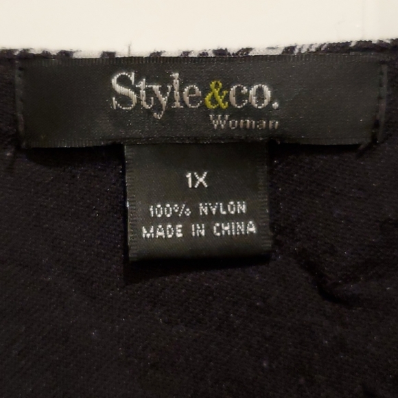 Paisley tunic, scarf and floral clip - Picture 2 of 9